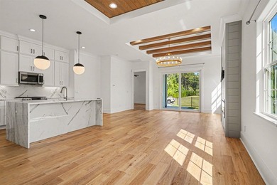 Beautifully upgraded custom home just a short walk, golf cart - photo 5
