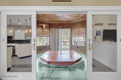 Welcome home! Freshly painted walls and crisp trim throughout - photo 25