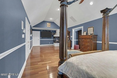 Welcome home! Freshly painted walls and crisp trim throughout - photo 36