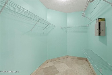 Welcome to the highly desirable Jacksonville Golf & Country Club - photo 36