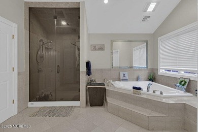 Welcome home! Freshly painted walls and crisp trim throughout - photo 39