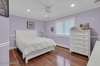 Welcome home! Freshly painted walls and crisp trim throughout - photo 46