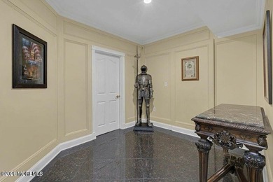 Welcome home! Freshly painted walls and crisp trim throughout - photo 50