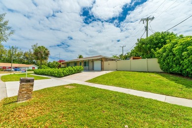 Welcome to this charming 3-bedroom, 2-bathroom single-story - photo 3