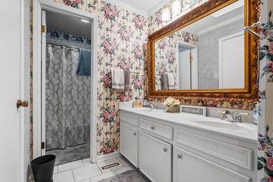 A nice solid home on a shady lot and relaxing environment. You - photo 18