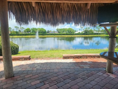 Well appointed back in lot with Tiki on the natural pond. Soak - photo 3