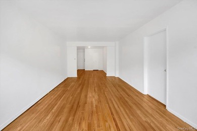 Woodlawn Heights! Welcome to this oversized co-op. A commuters