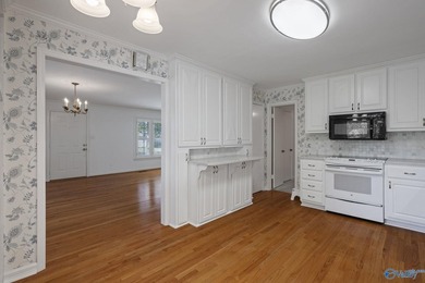 Welcome home to one of Blossomwood's favorite neighborhoods! - photo 11
