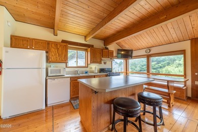 Enjoy carefree living in this ocean view coastal retreat. This - photo 13