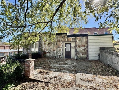 Located in the heart of Historic Downtown Calico Rock, this - photo 4