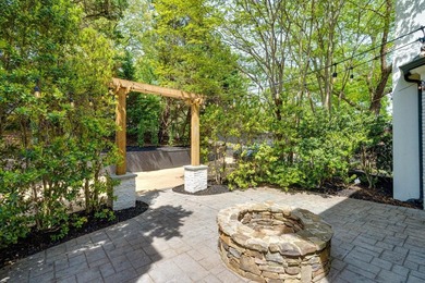 Welcome to one of Chattanooga's most exclusive luxury offerings - photo 16