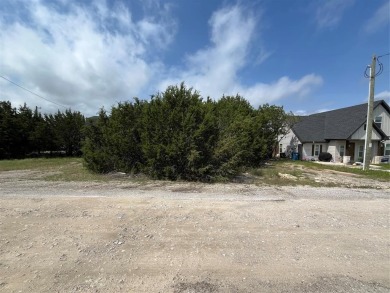 Lake Lot Sale Pending in Granbury, Texas