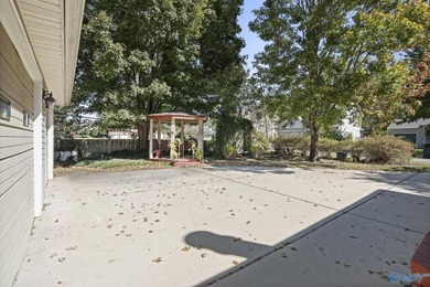 Welcome home to one of Blossomwood's favorite neighborhoods! - photo 24