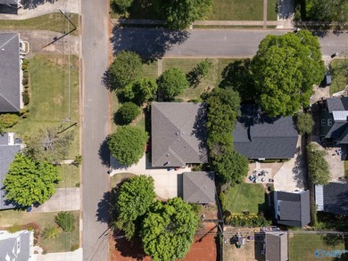 Welcome home to one of Blossomwood's favorite neighborhoods! - photo 34