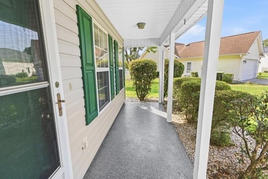 Sweet home with 3 bedrooms, 2 baths and a 2 car garage situated - photo 5