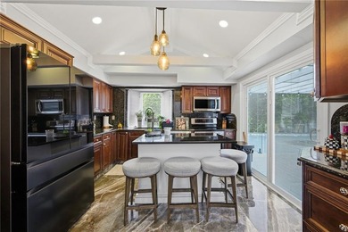 Welcome to this totally renovated, all-brick Elegant 4-bedroom - photo 25