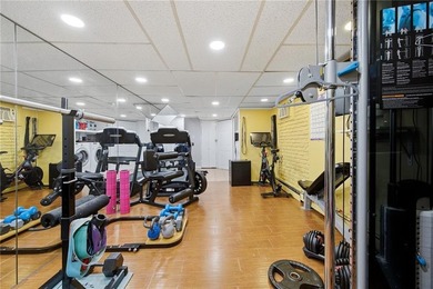 Welcome to this totally renovated, all-brick Elegant 4-bedroom - photo 30