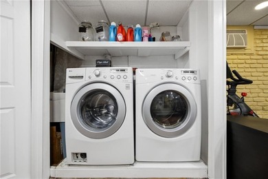Welcome to this totally renovated, all-brick Elegant 4-bedroom - photo 32