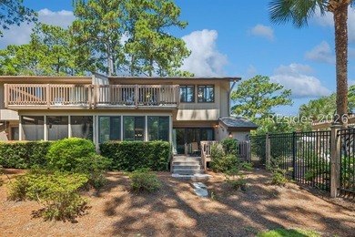Location is everything! This ocean-oriented, four-bedroom, 3 - photo 41
