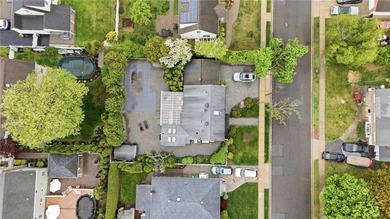 Welcome to this totally renovated, all-brick Elegant 4-bedroom - photo 42