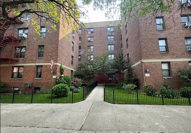 Co-op For Sale. Great School District Queens 28. PS 196 Grand - photo 1