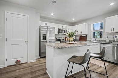 Welcome to your next home or investment opportunity! This - photo 8