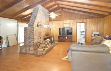32 acres,3 Homes, 4 Septics,Carports, RVShop, Barns & PrivateLake - photo 11