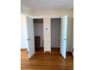 Welcome to this bright and spacious 2-bedroom, 1-bathroom co-op - photo 7