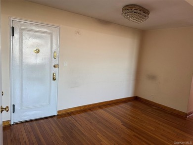 Welcome to this bright and spacious 2-bedroom, 1-bathroom co-op - photo 8