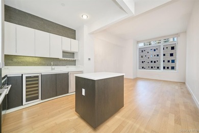 Investor friendly unit Only currently tenant occupied. Welcome - photo 5