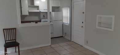 4-plex Daytona Beachside . All 4 units are leased. Units are: - photo 8