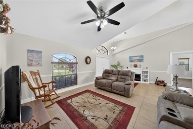 Room for everyone in this stunning, updated waterfront pool home - photo 5