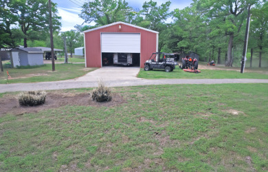 32 acres,3 Homes, 4 Septics,Carports, RVShop, Barns & PrivateLake - photo 9