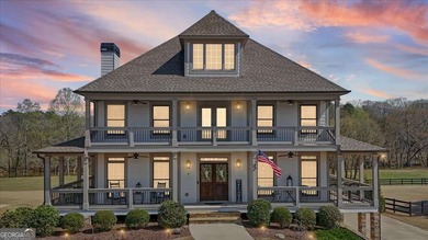 Experience the perfect harmony of grandeur and grace in this - photo 3