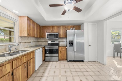 Welcome home to this beautifully cared-for 3-bedroom, 2-bath - photo 15
