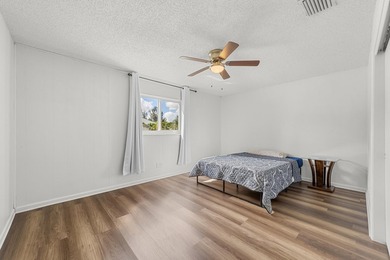 Welcome home to this beautifully cared-for 3-bedroom, 2-bath - photo 21