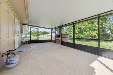 Welcome home to this beautifully cared-for 3-bedroom, 2-bath - photo 33