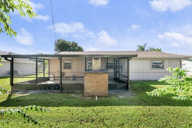 Welcome home to this beautifully cared-for 3-bedroom, 2-bath - photo 35