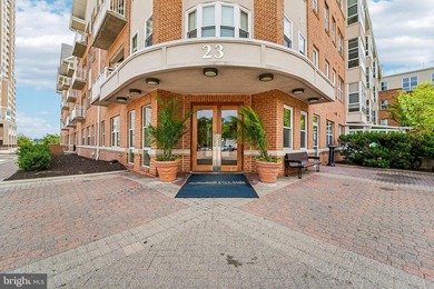 Price Improvement - Beautifully updated water view condo in - photo 2