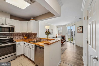 Price Improvement - Beautifully updated water view condo in - photo 7