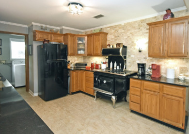 32 acres,3 Homes, 4 Septics,Carports, RVShop, Barns & PrivateLake - photo 25
