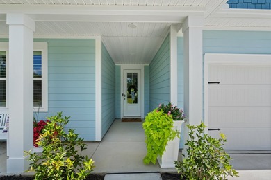 This pristine oasis, perfectly positioned minutes from the beach - photo 2