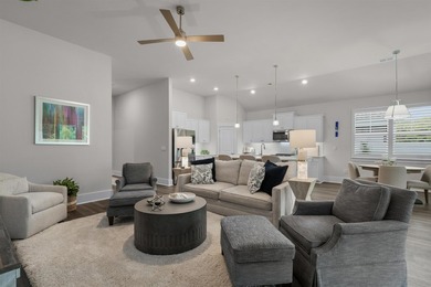 This pristine oasis, perfectly positioned minutes from the beach - photo 5
