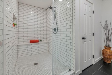 PASTURES, PONDS & PRIVACY: Located between Dallas, Houston &