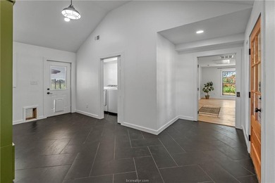 PASTURES, PONDS & PRIVACY: Located between Dallas, Houston &