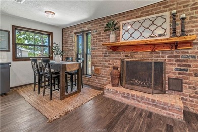 PASTURES, PONDS & PRIVACY: Located between Dallas, Houston &