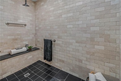 PASTURES, PONDS & PRIVACY: Located between Dallas, Houston &