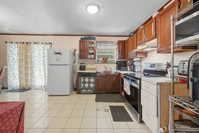 Come see this 3br, 2bth Ranch home which facilitates a Master - photo 4