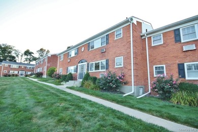 (private lake, pond, coastal) Home Sale Pending in Peekskill New York