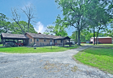 32 acres,3 Homes, 4 Septics,Carports, RVShop, Barns & PrivateLake - photo 29